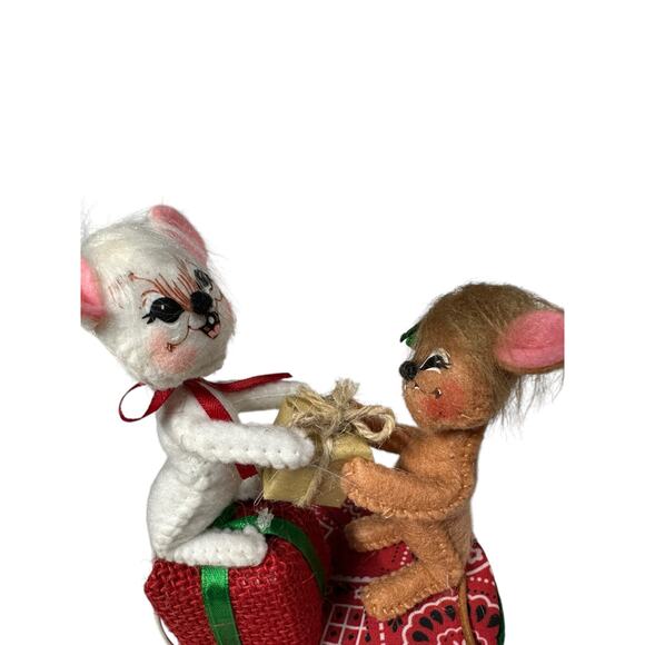 Annalee Dolls- A Gift For All Mice- Christmas Holiday Decor 2016 EUC! - Picture 2 of 6